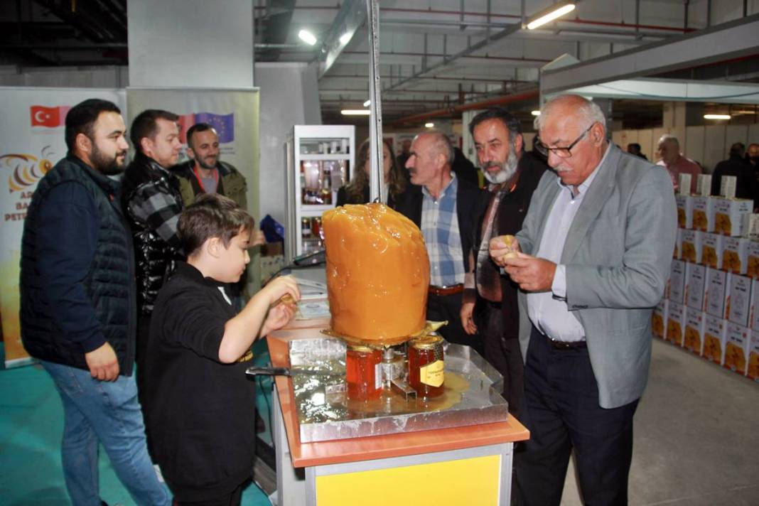 Döneri yapılmayan bir bu kalmıştı! Arılar bunu beğendi... 1